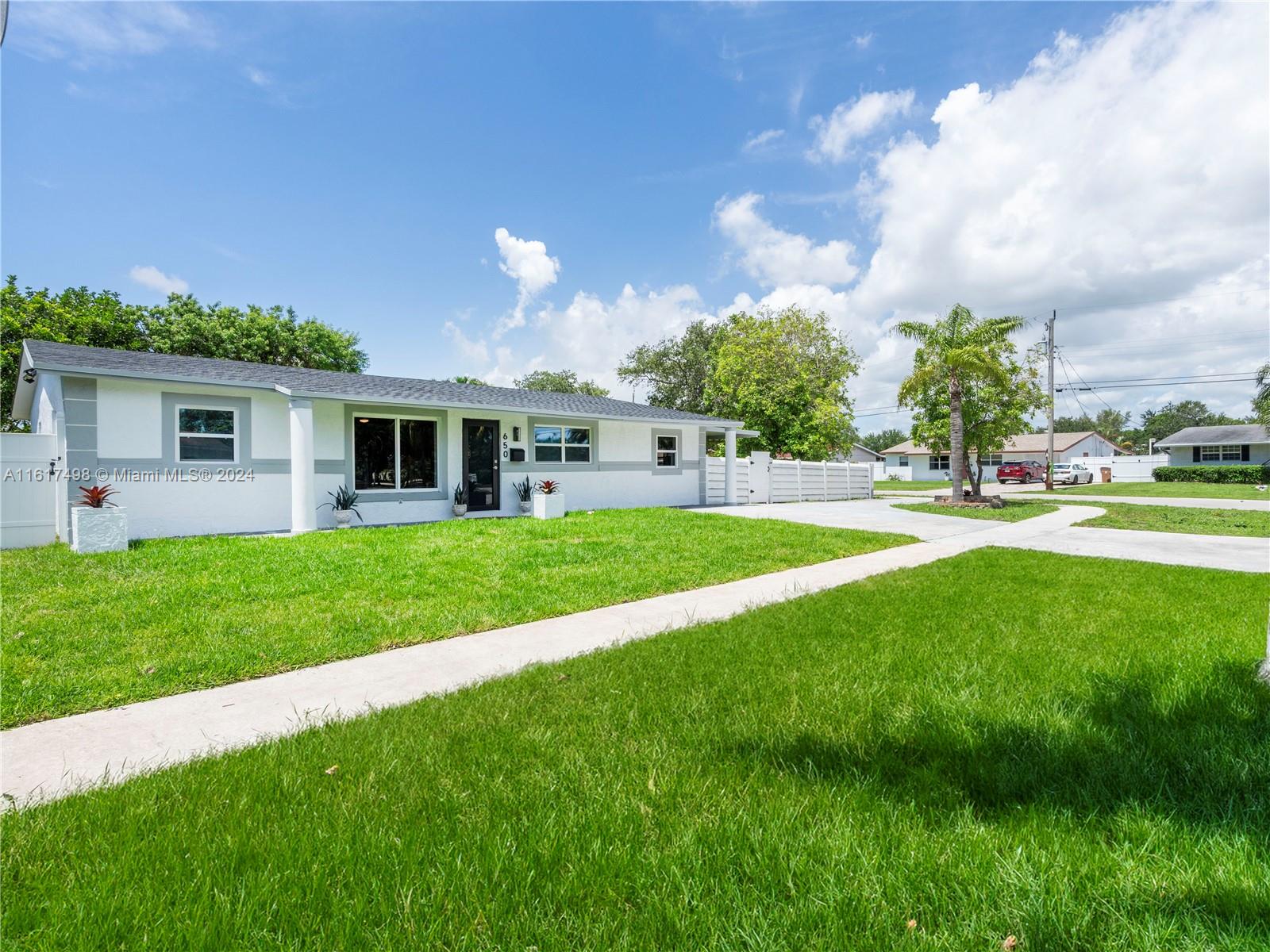 650 NW 38th Ct