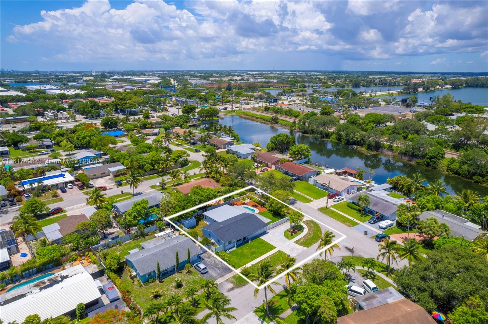 650 NW 38th Ct