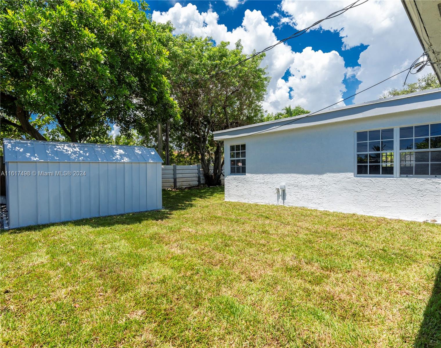 650 NW 38th Ct