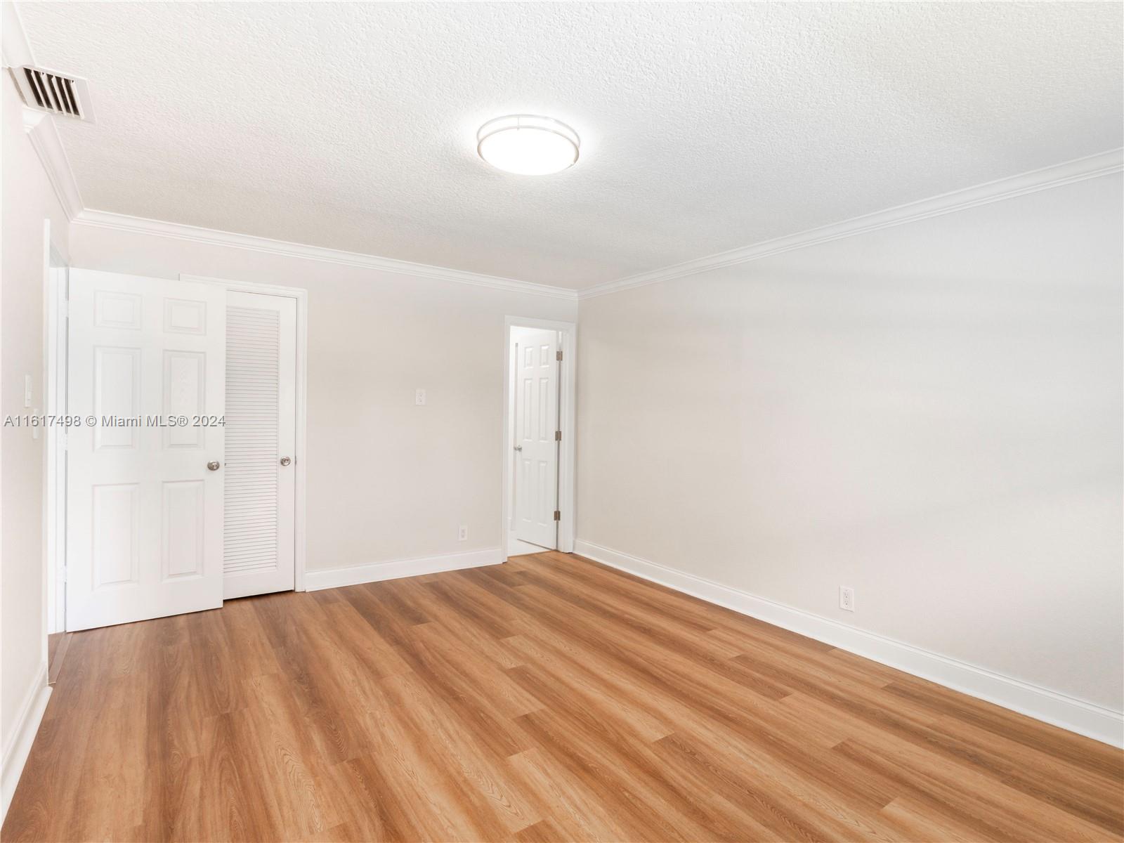 650 NW 38th Ct