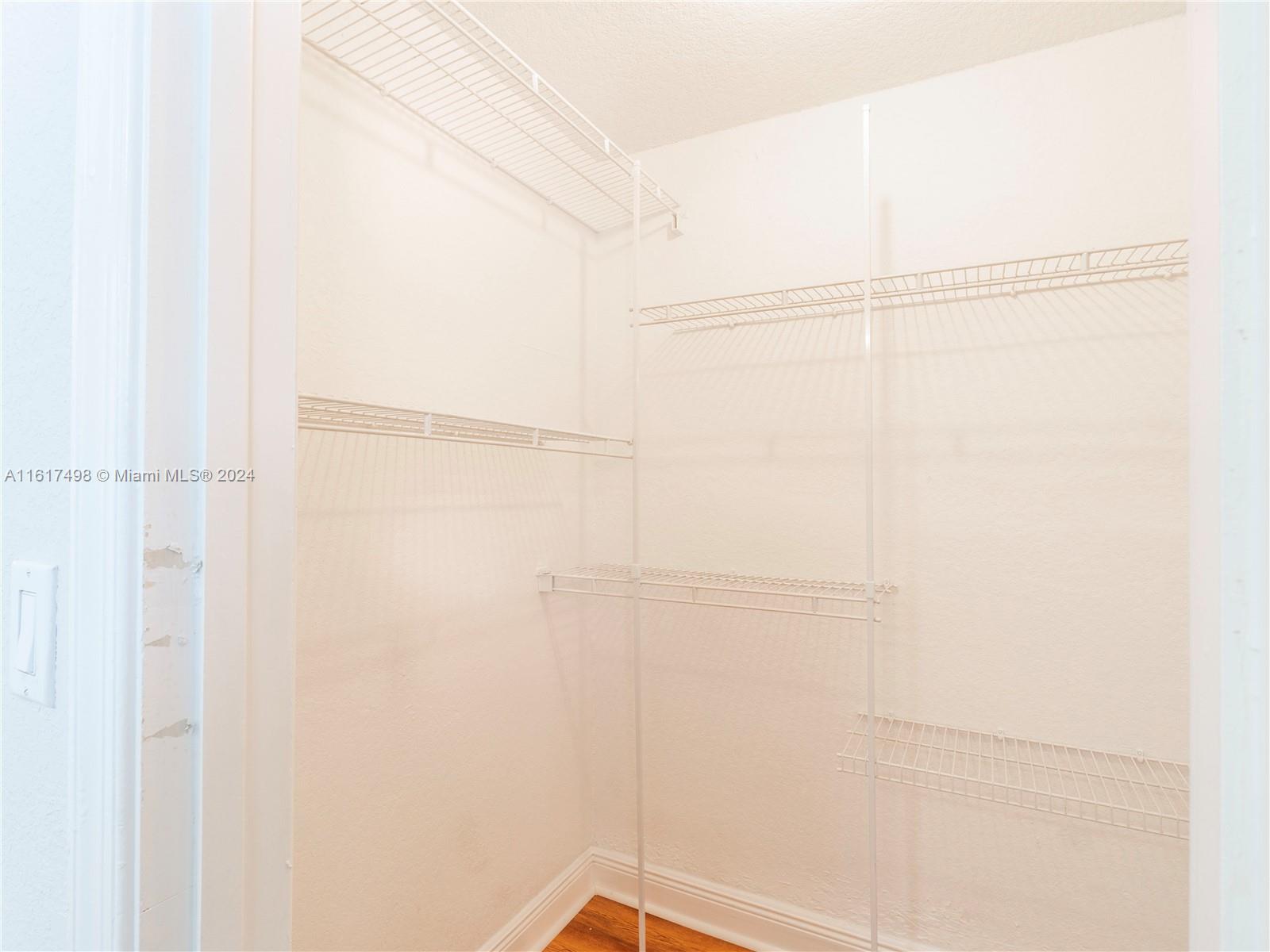 650 NW 38th Ct