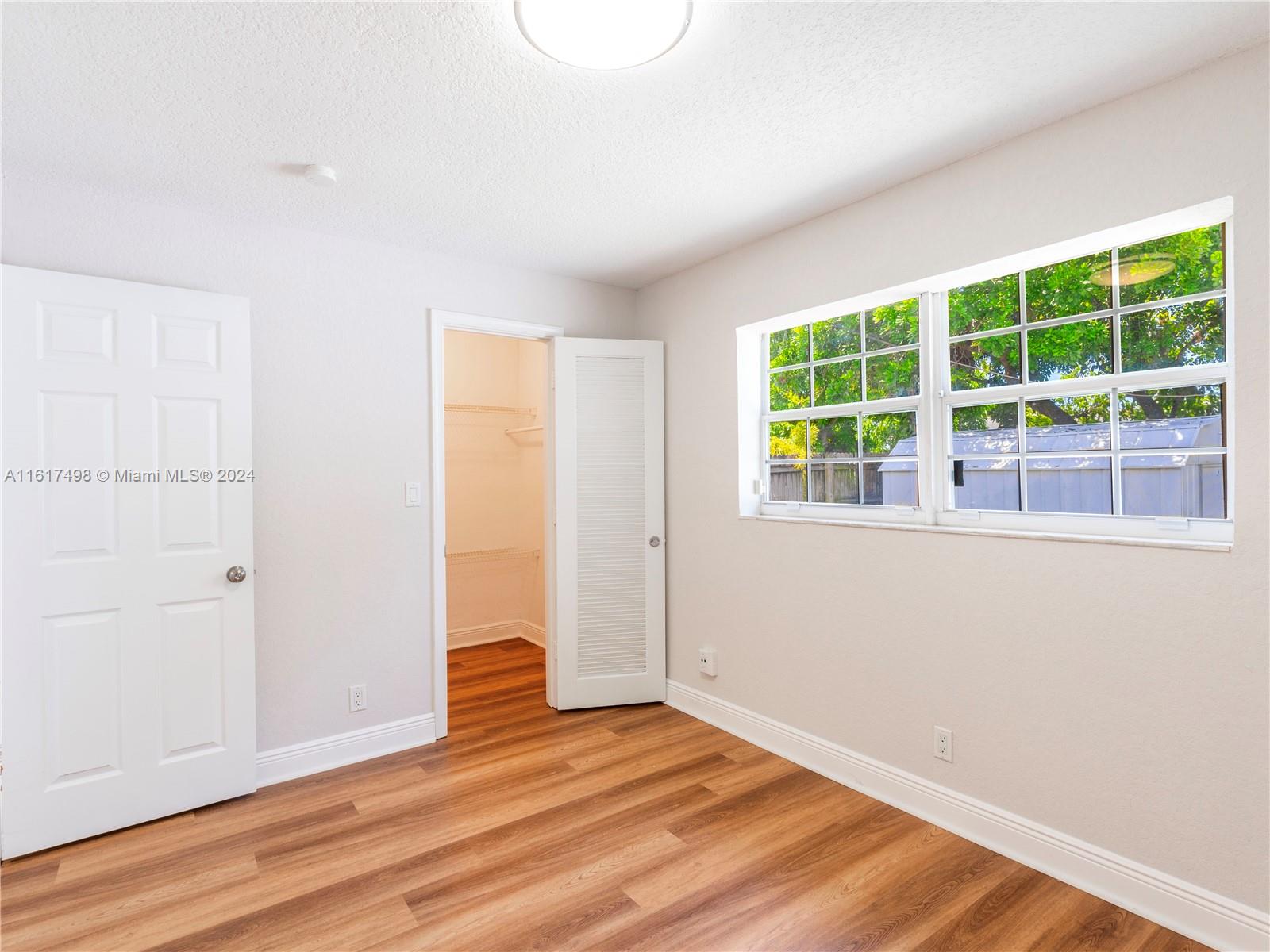 650 NW 38th Ct