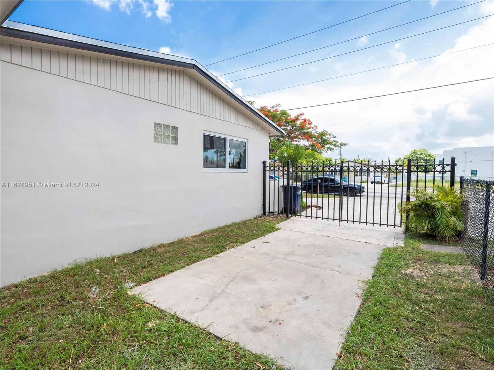 11621 SW 184th St