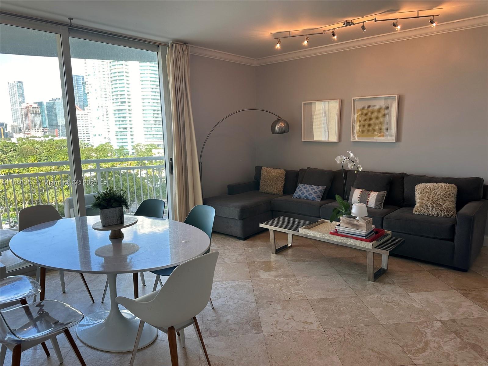 2475 Brickell Ave # 906