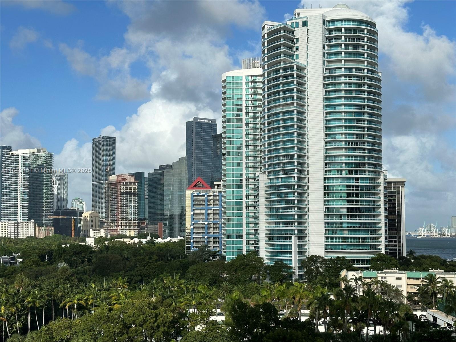 2475 Brickell Ave # 906