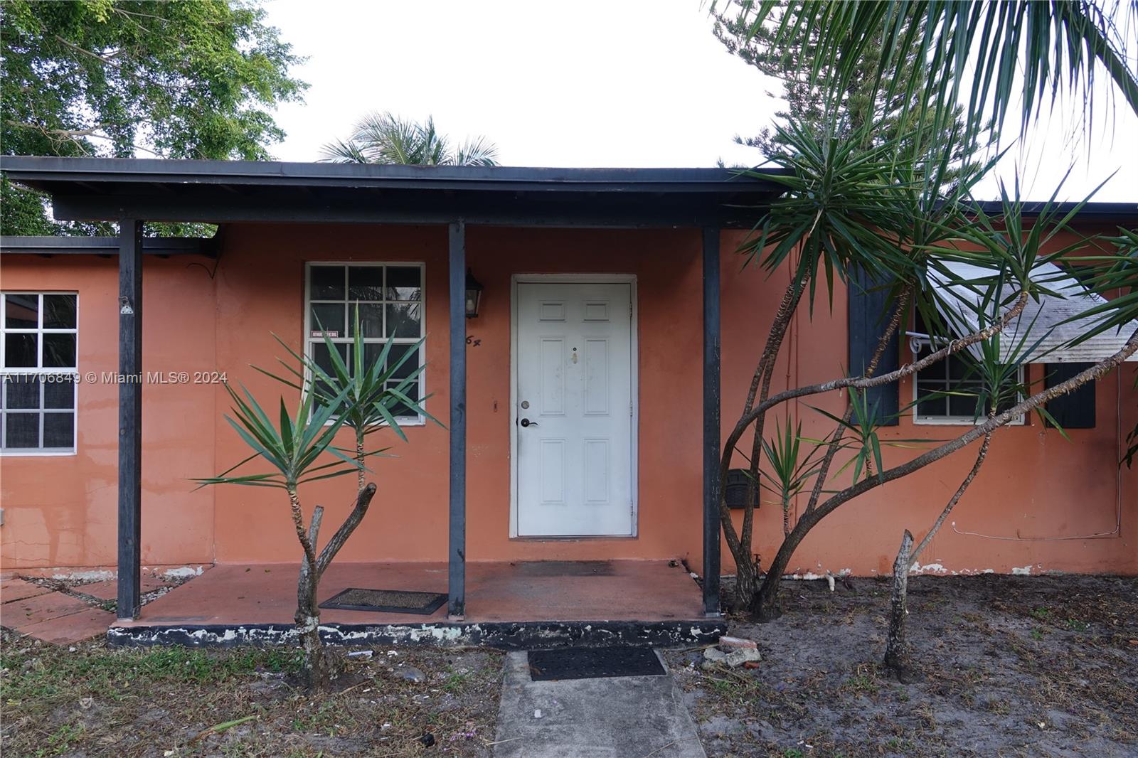 5264 NE 15th Ave