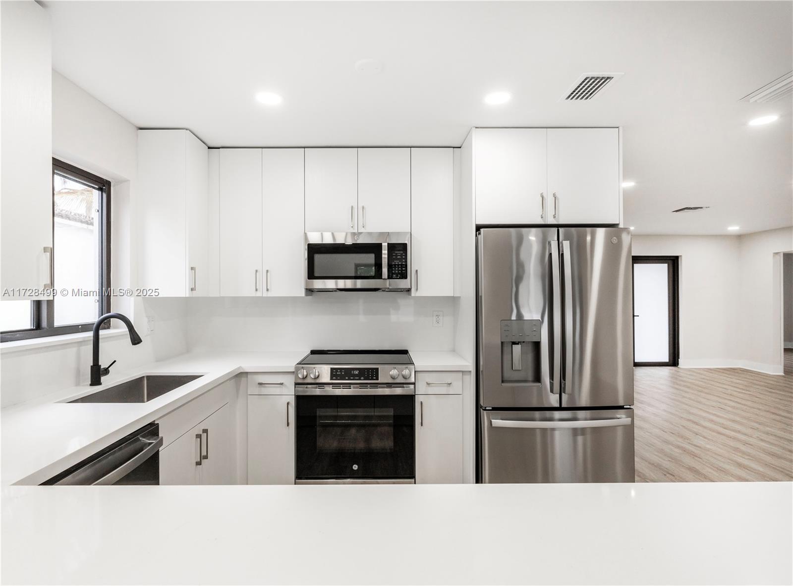 960 NW 50th St