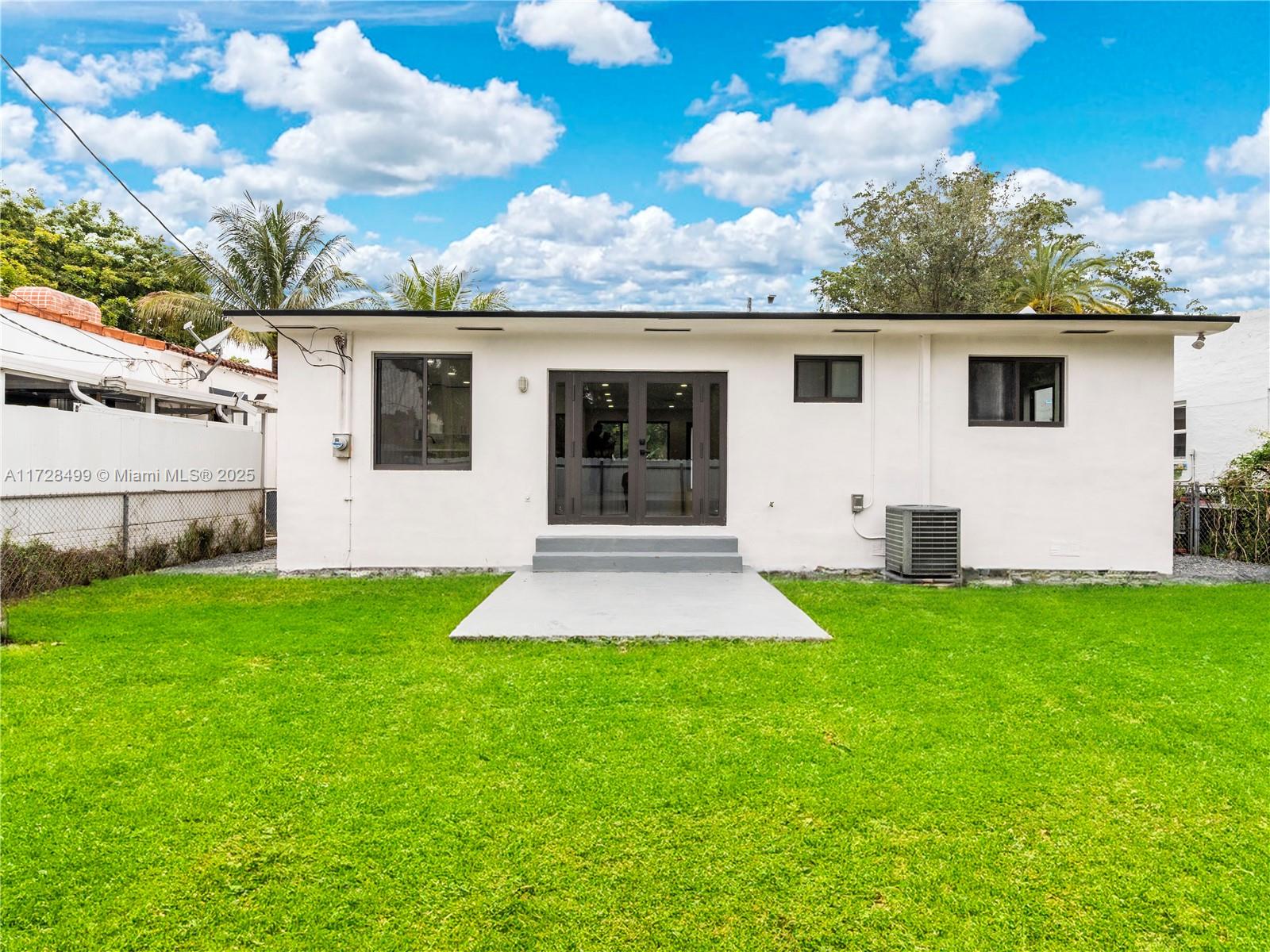 960 NW 50th St