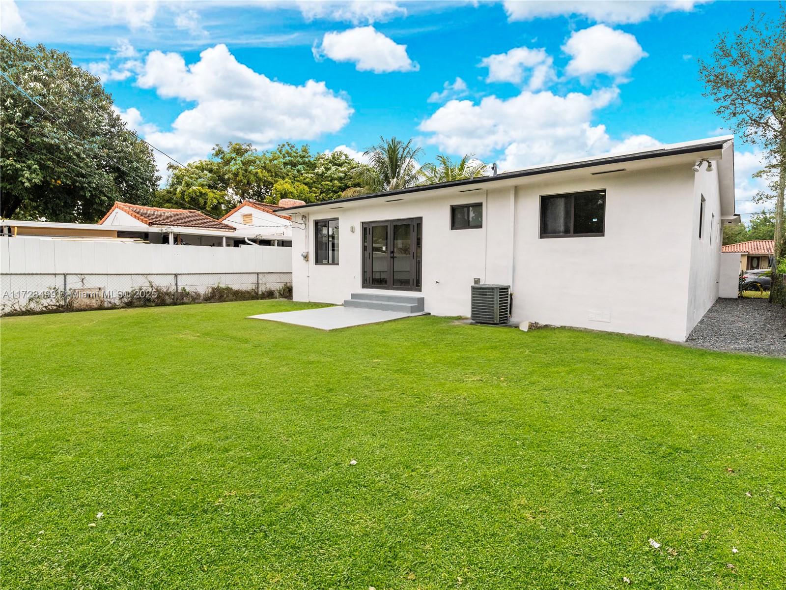 960 NW 50th St