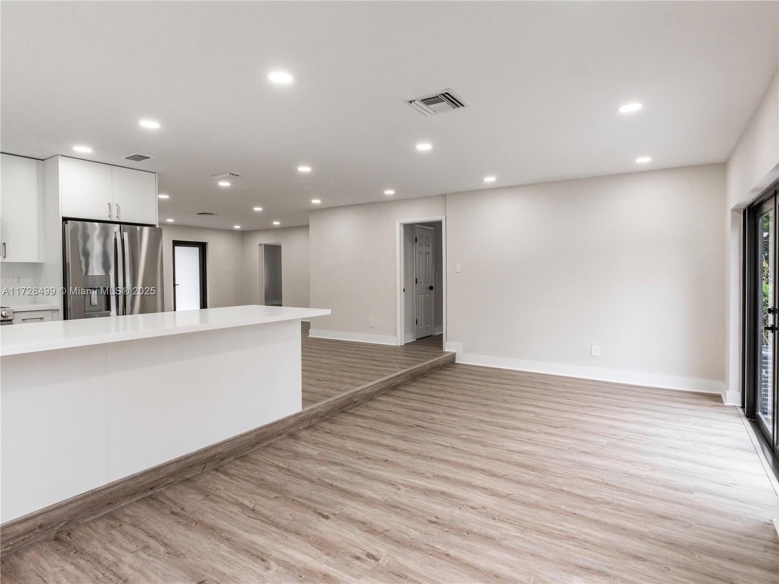 960 NW 50th St