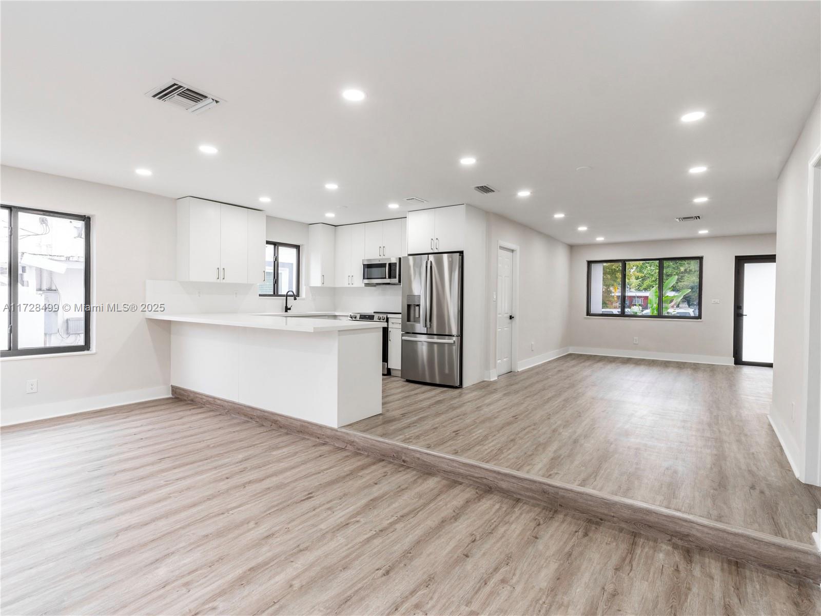 960 NW 50th St