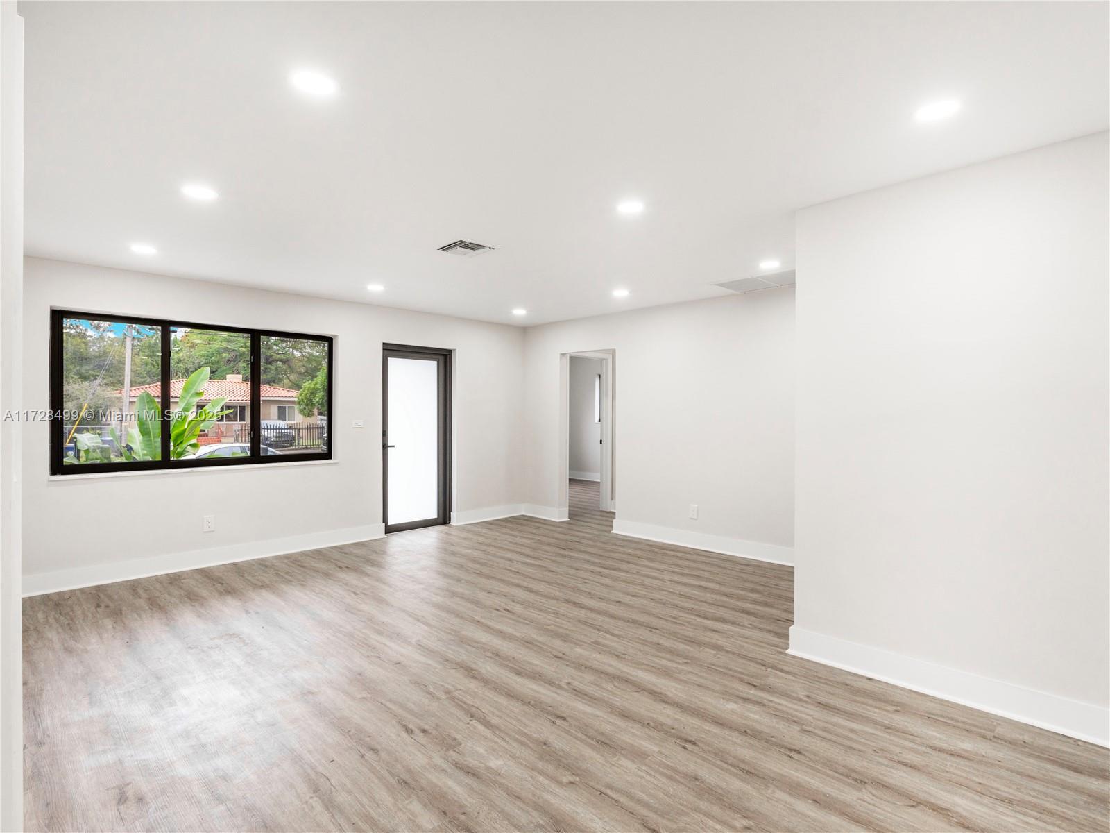 960 NW 50th St