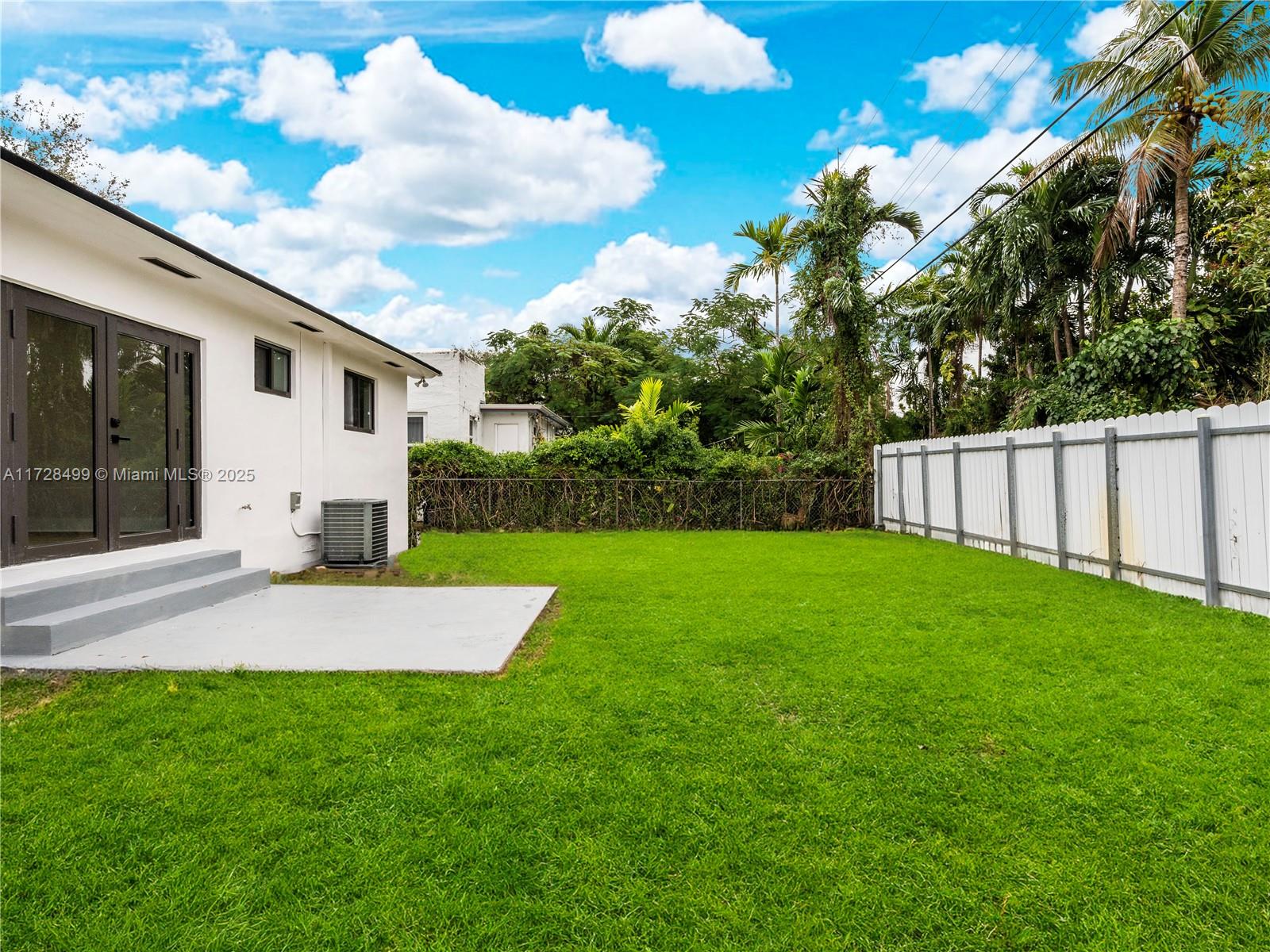 960 NW 50th St