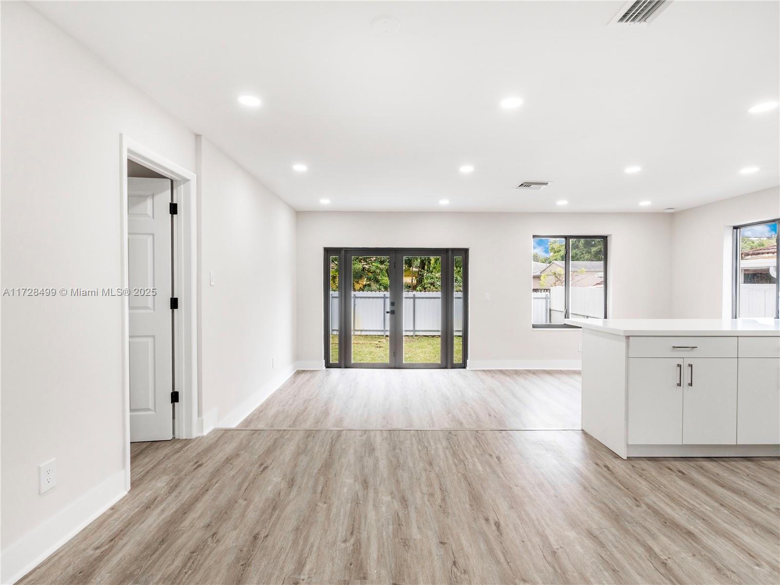 960 NW 50th St