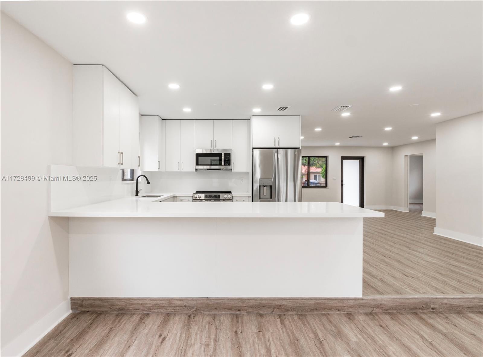 960 NW 50th St