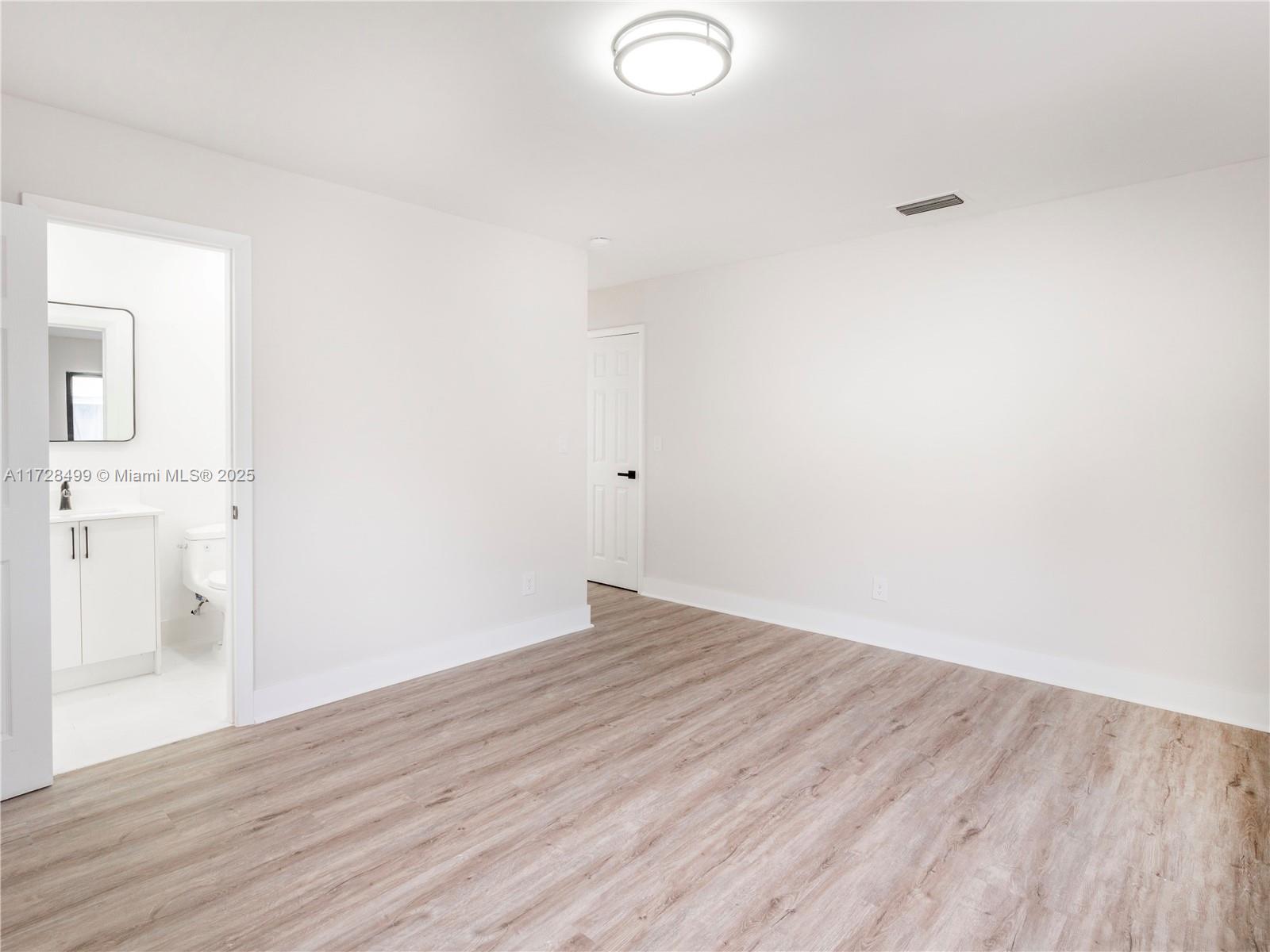960 NW 50th St