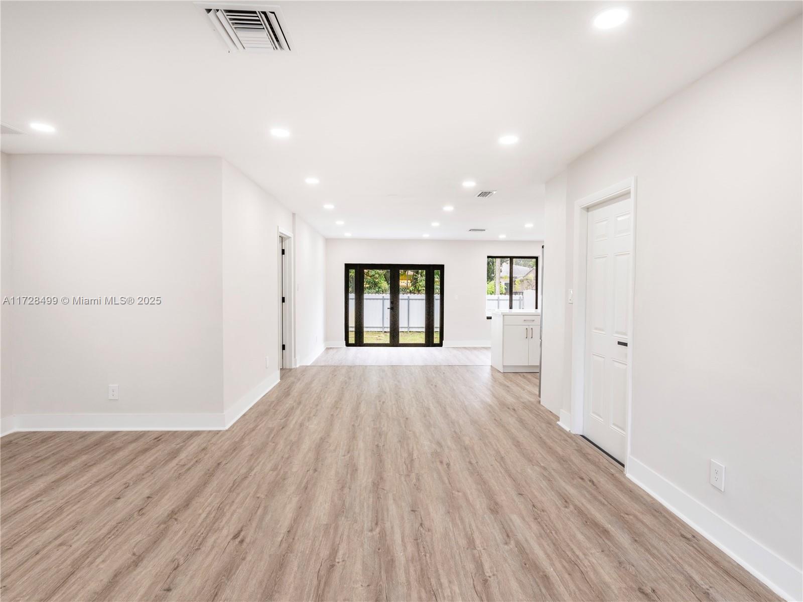 960 NW 50th St