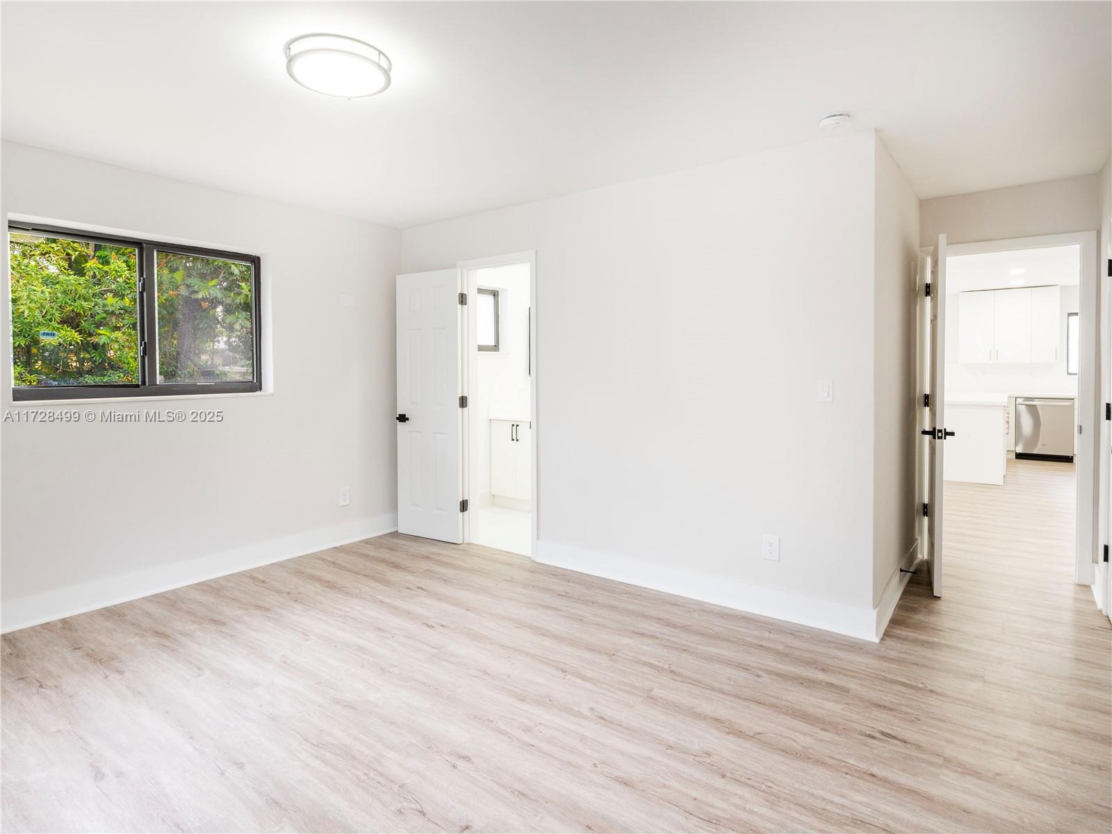 960 NW 50th St