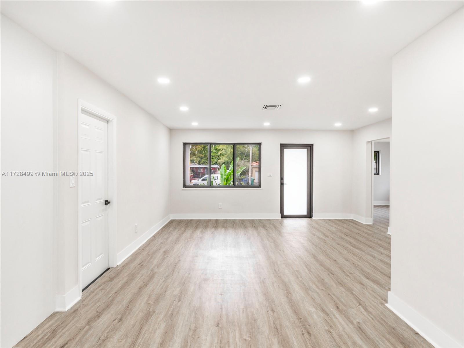 960 NW 50th St