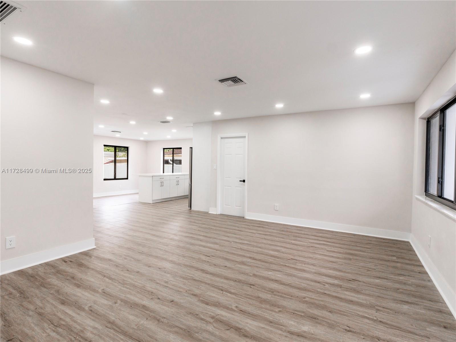 960 NW 50th St