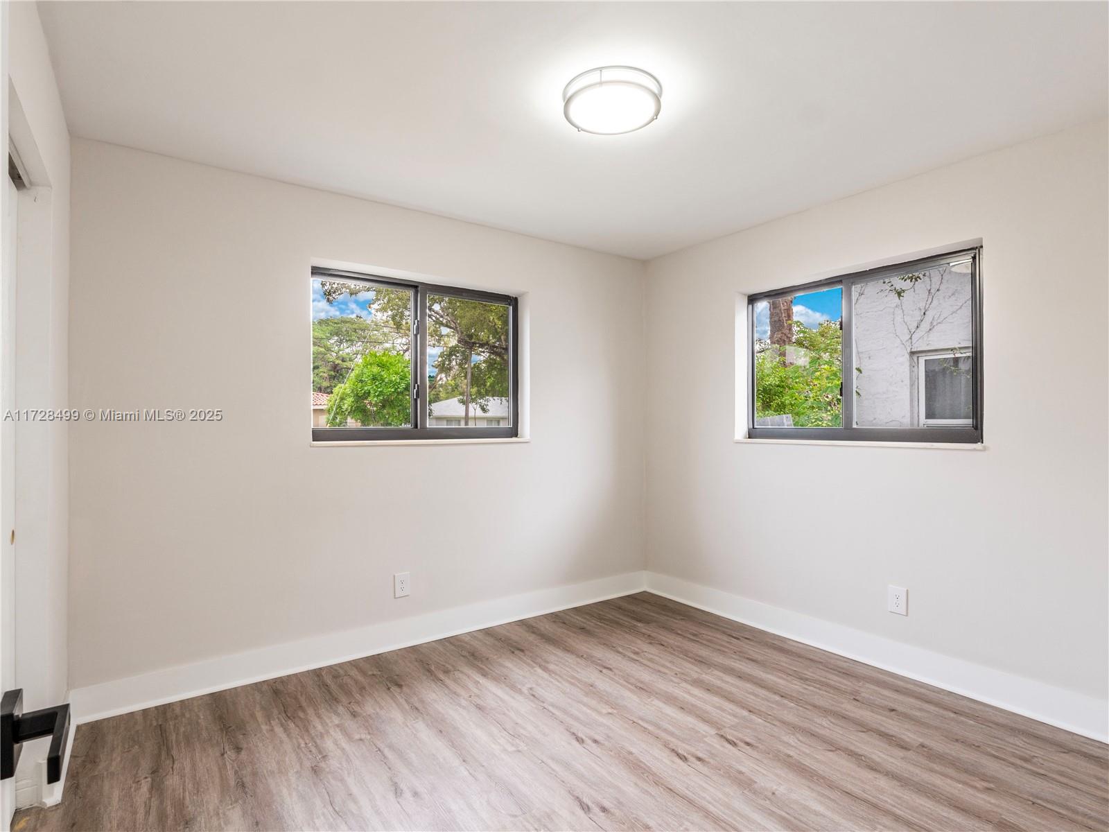 960 NW 50th St