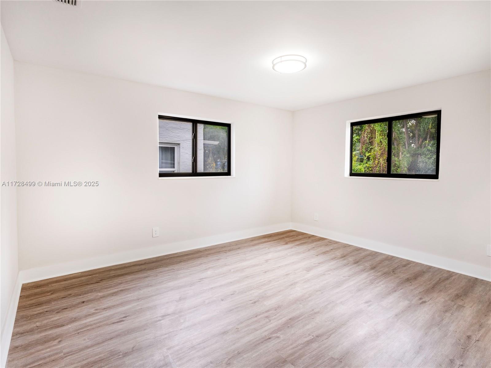 960 NW 50th St