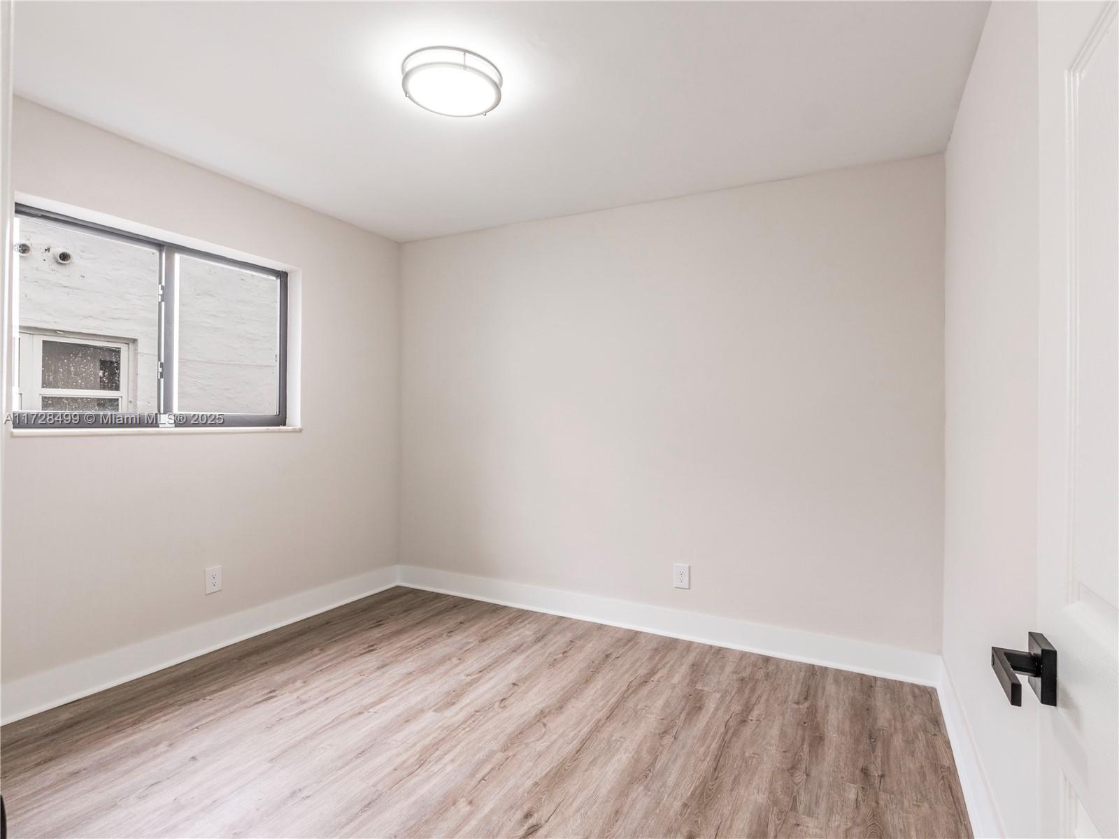 960 NW 50th St