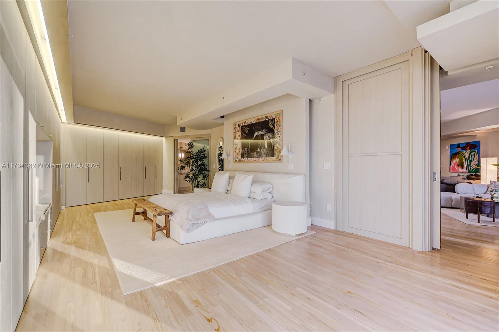 2001 Meridian Ave # 307
