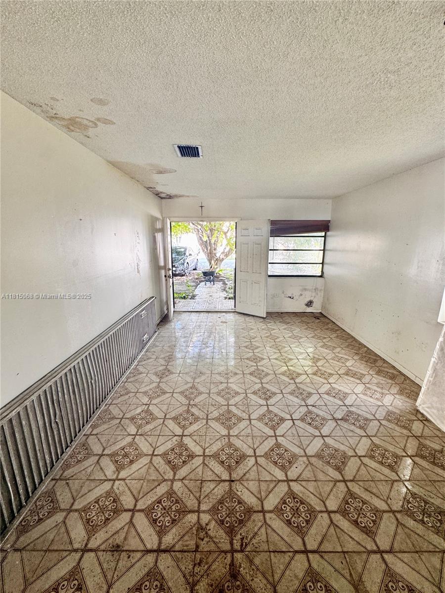 975 SW 89th Ave