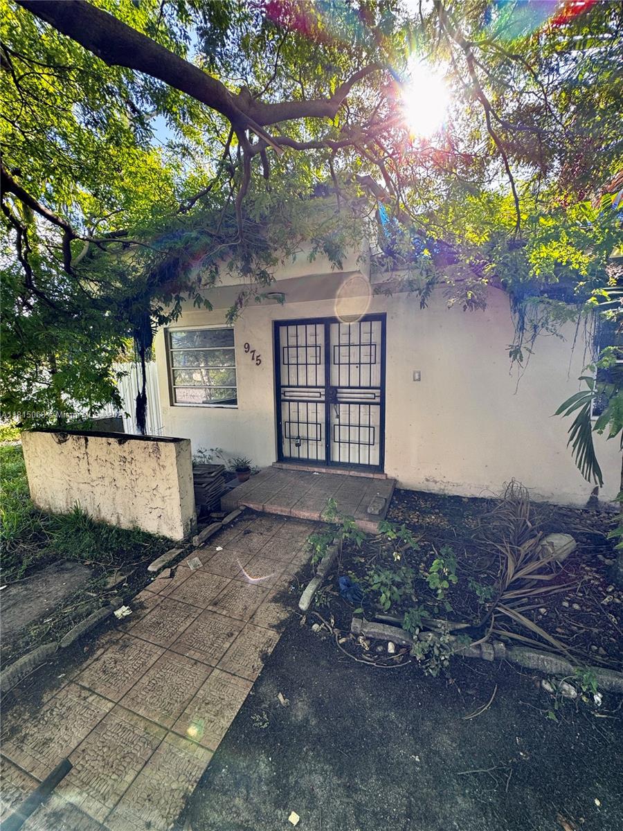 975 SW 89th Ave