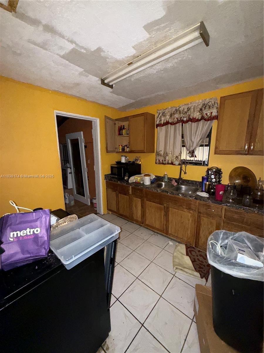 794 NW 44th St