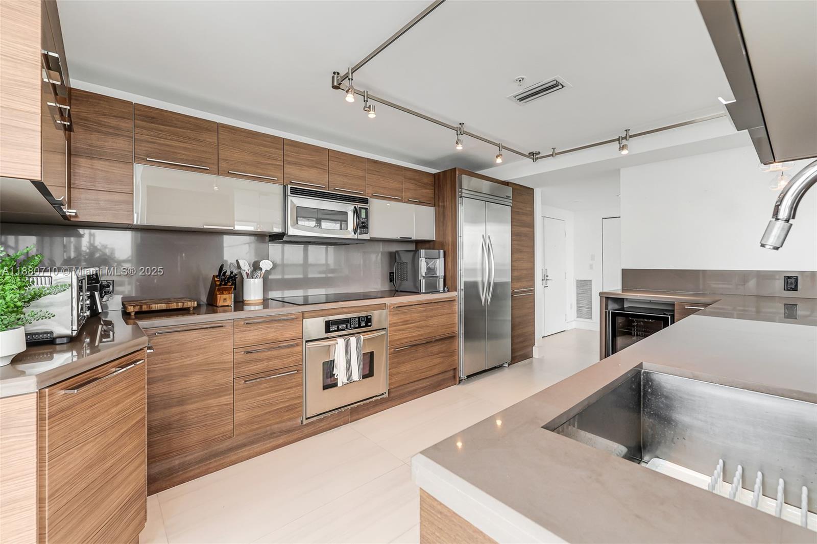 1900 Sunset Harbour Dr Unit: PH05