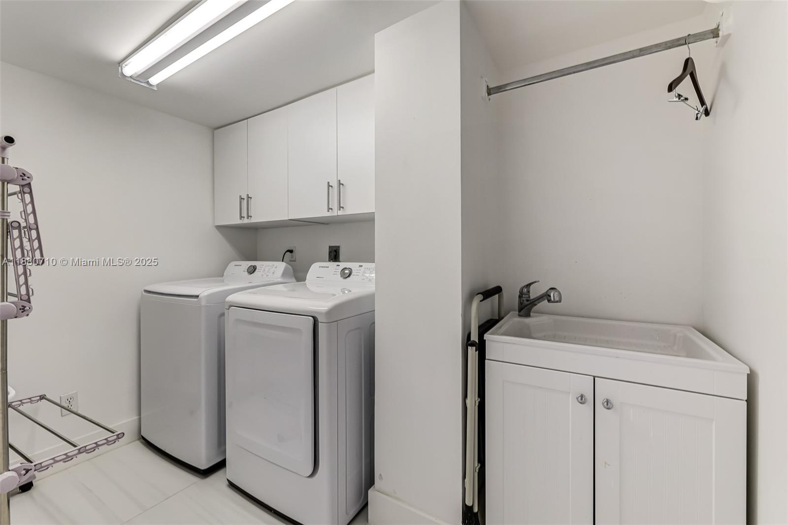 1900 Sunset Harbour Dr Unit: PH05