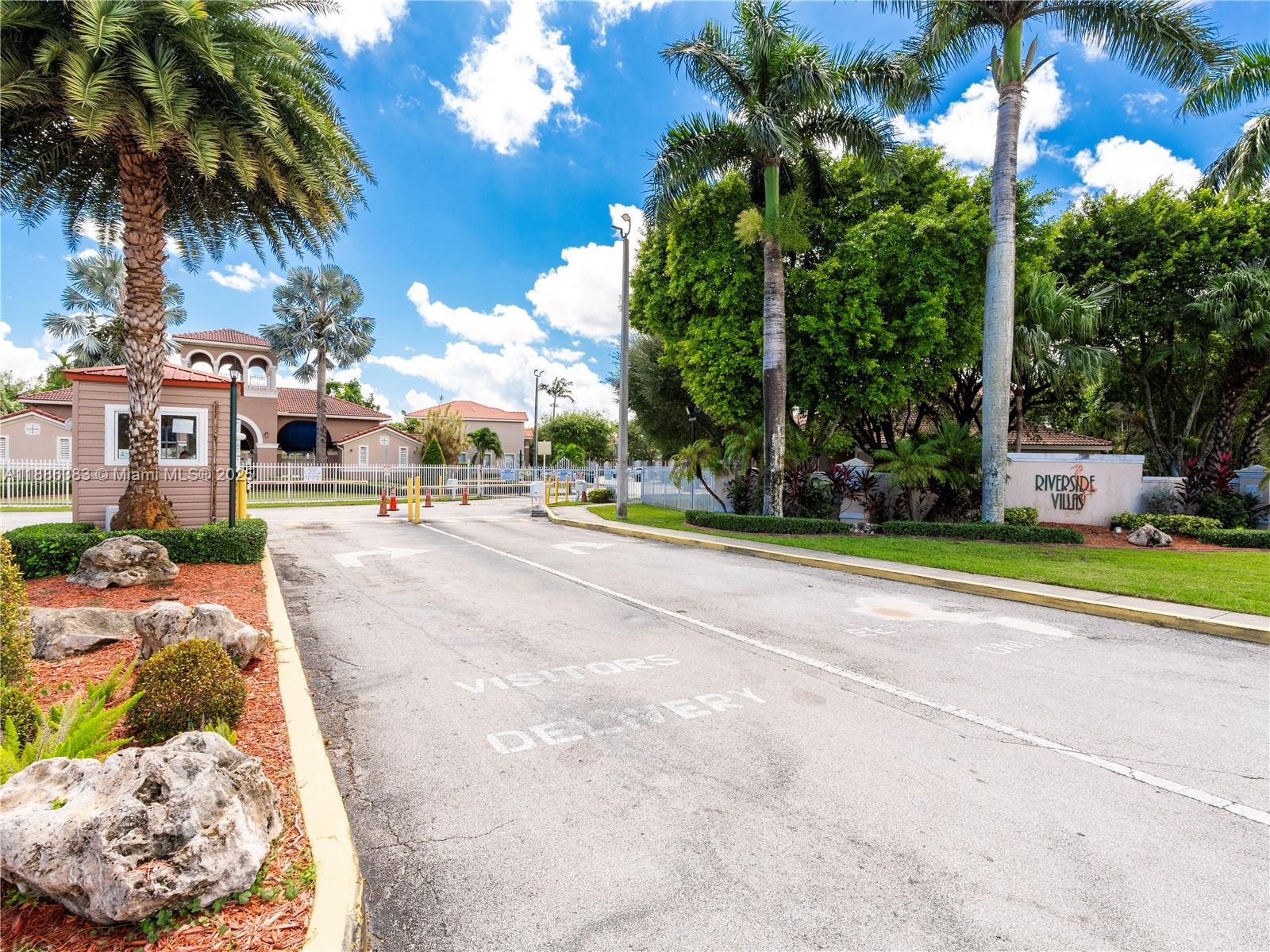 13761 SW 274th Ter