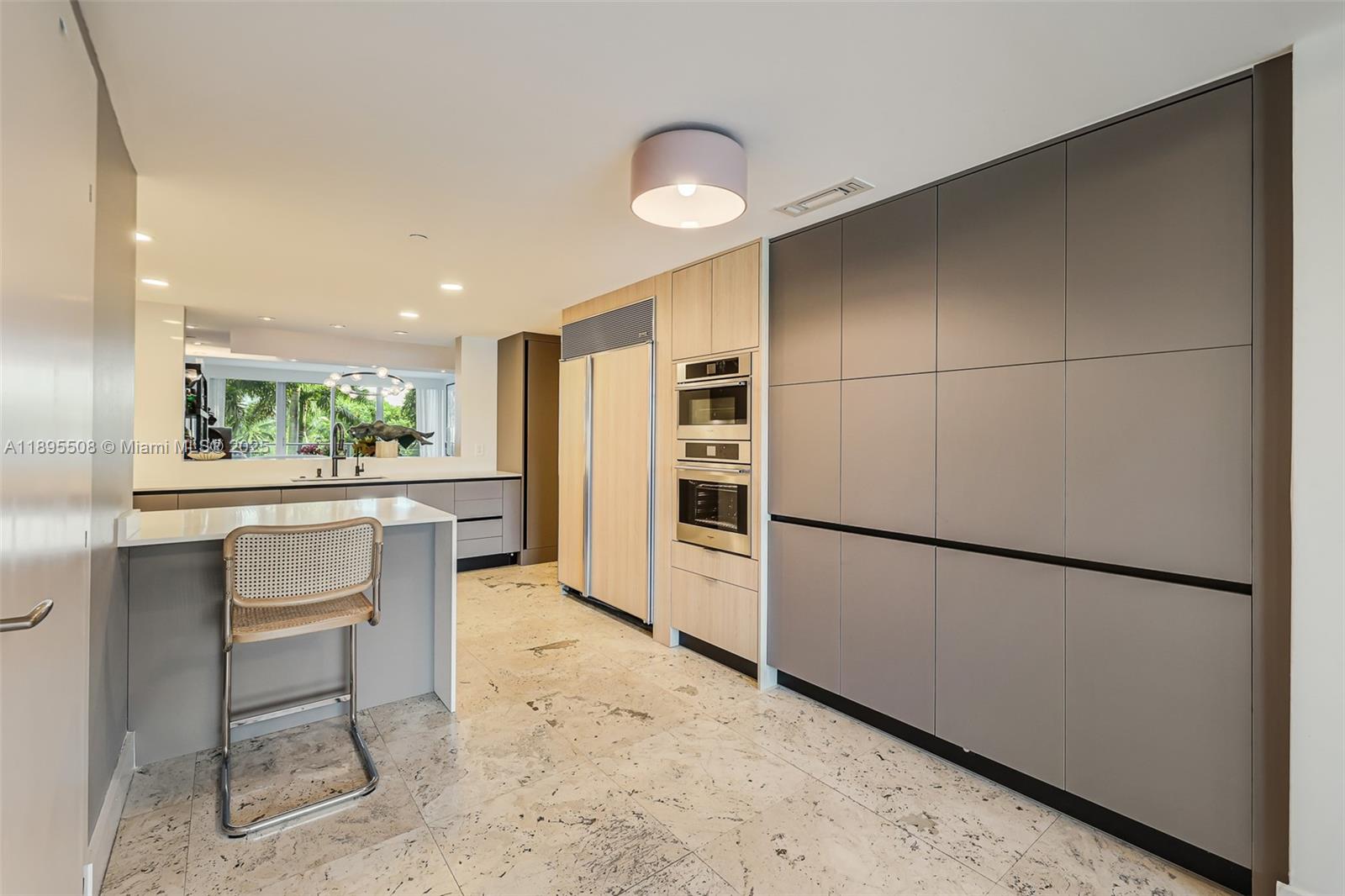 2627 S Bayshore Dr # 504