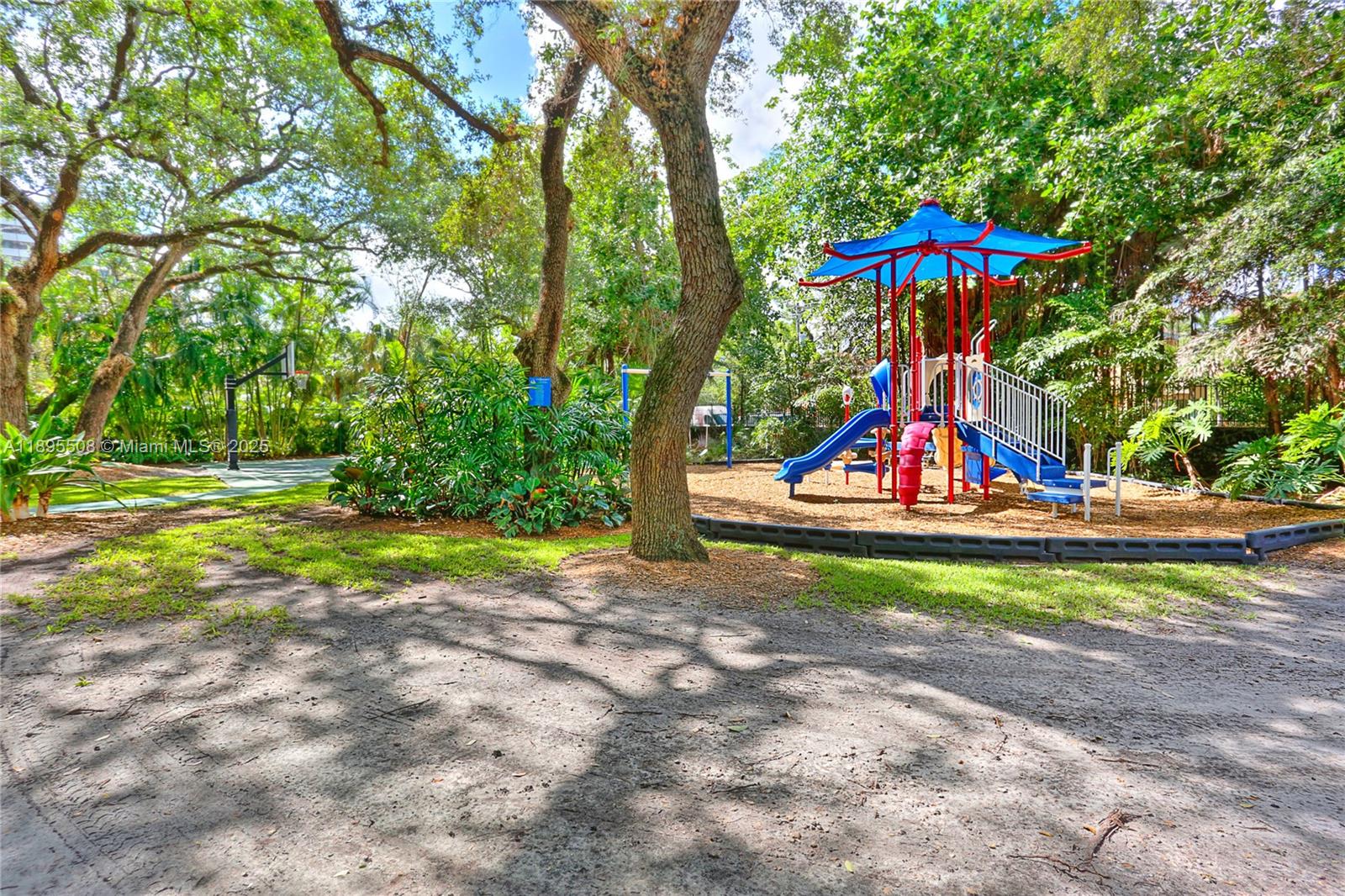 2627 S Bayshore Dr # 504