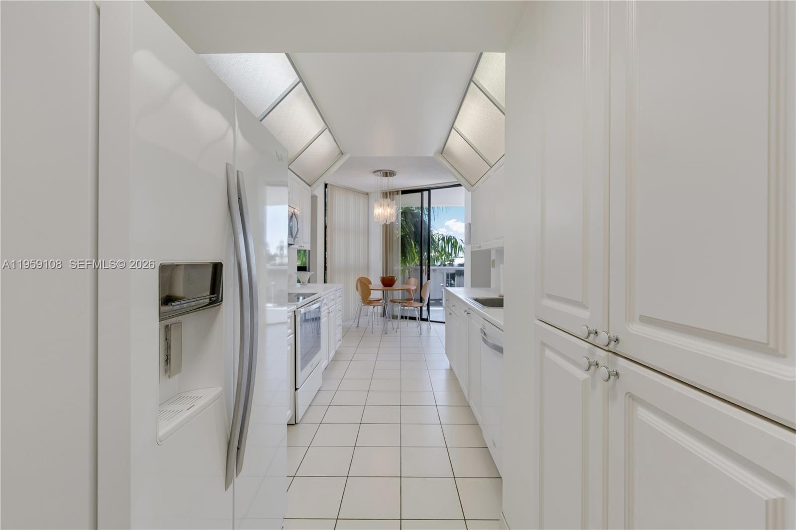 20281 E Country Club Dr # M6