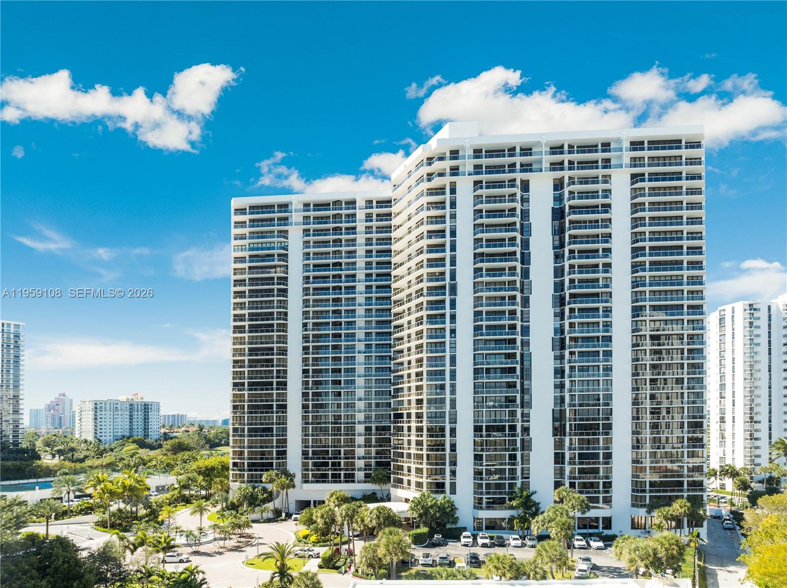 20281 E Country Club Dr # M6