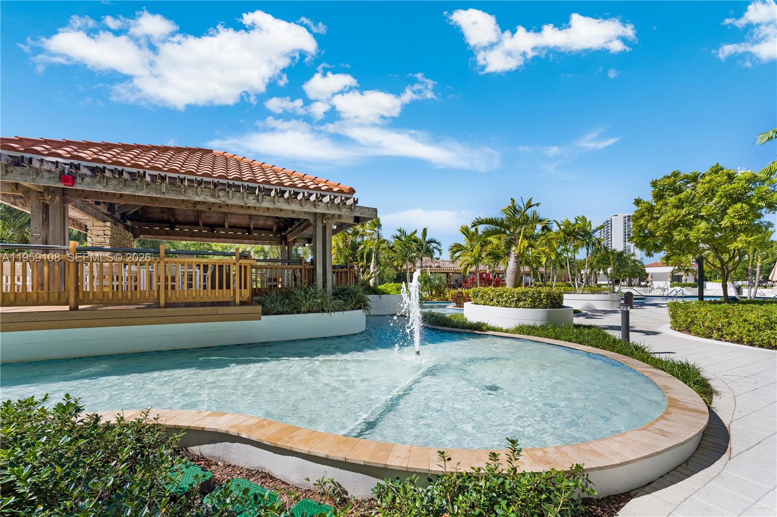 20281 E Country Club Dr # M6