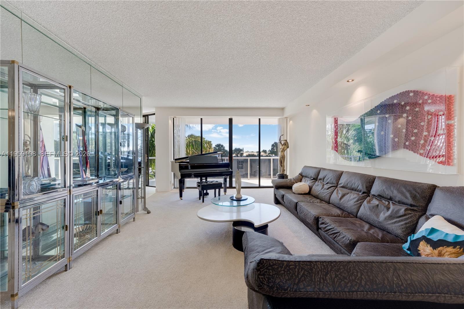 20281 E Country Club Dr # M6