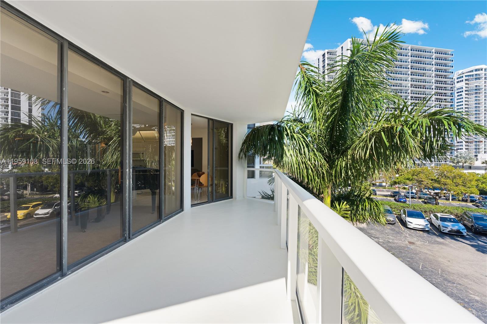 20281 E Country Club Dr # M6