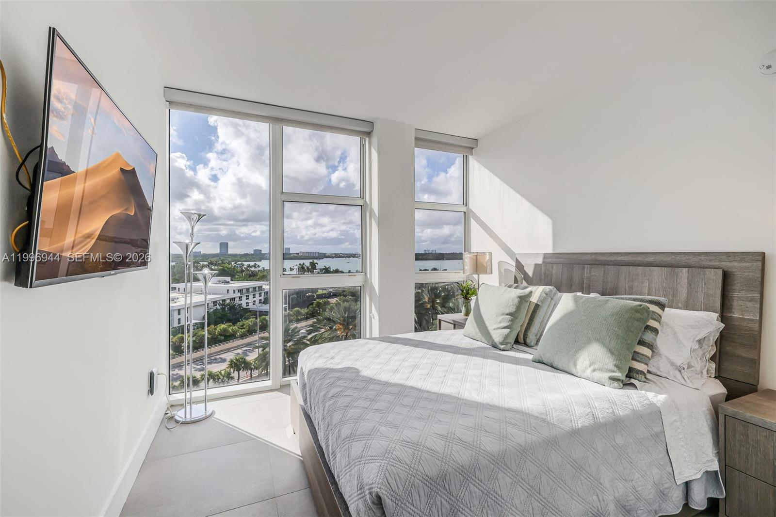 10275 Collins Ave # 722