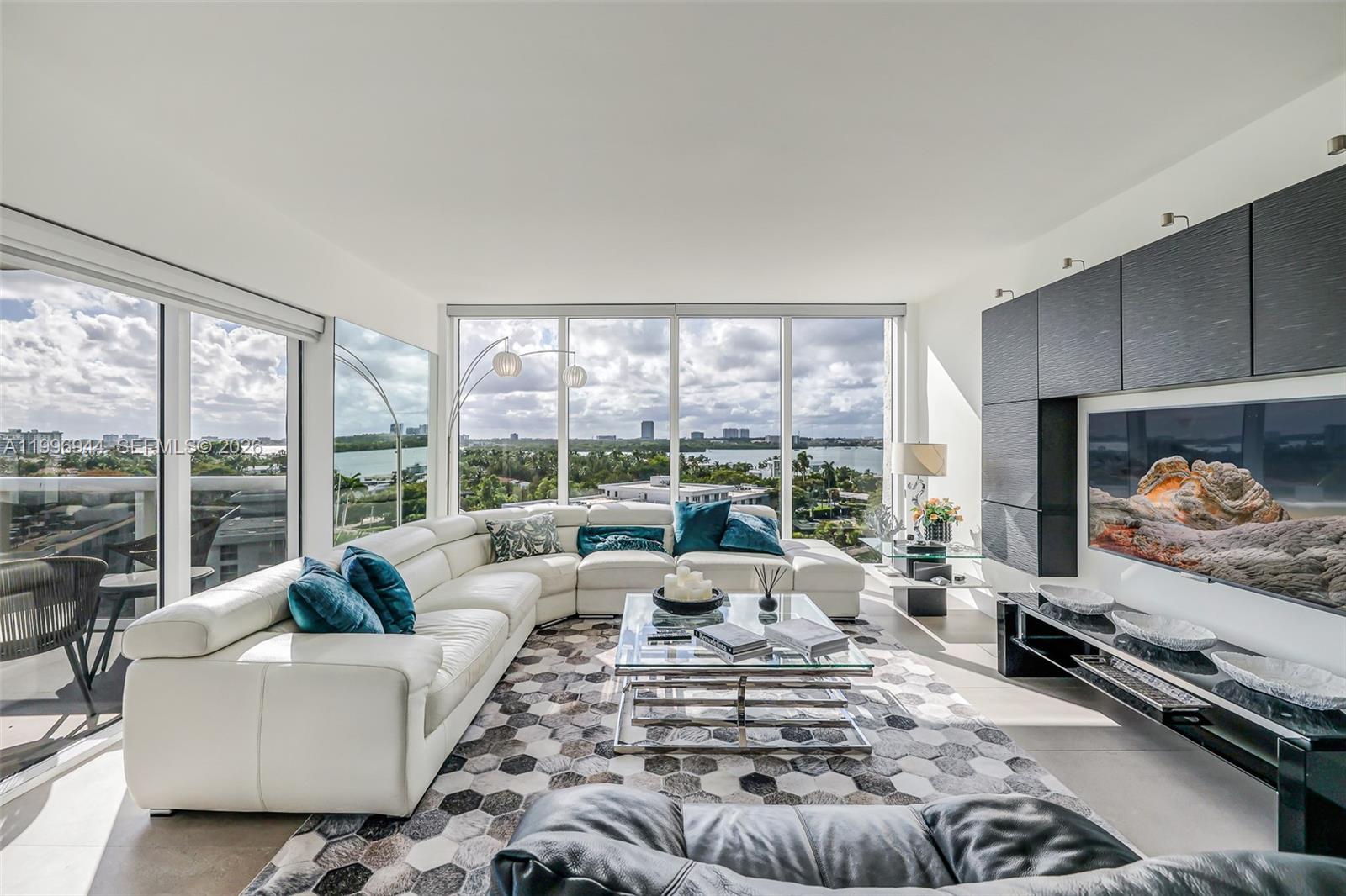 10275 Collins Ave # 722