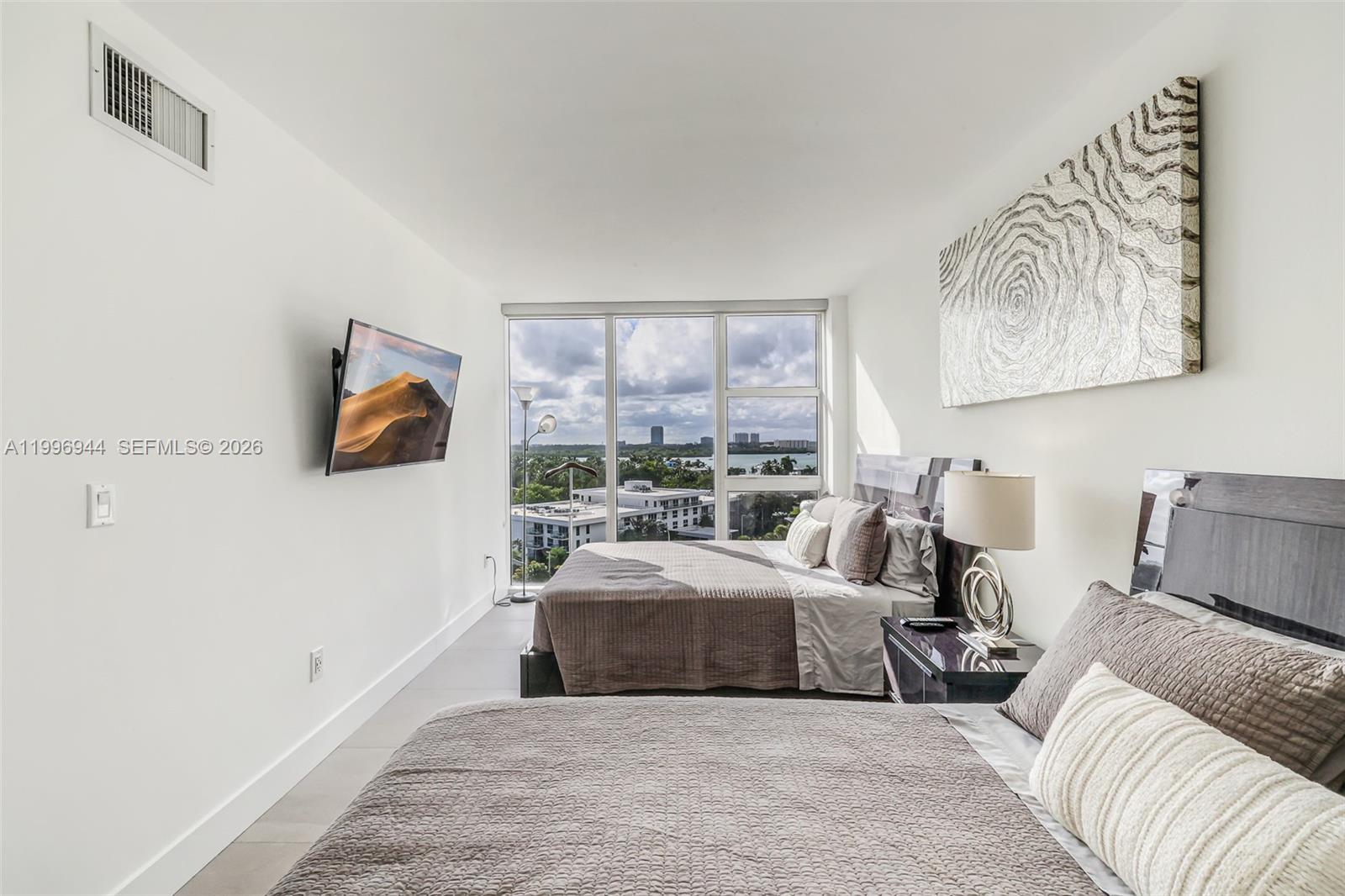 10275 Collins Ave # 722