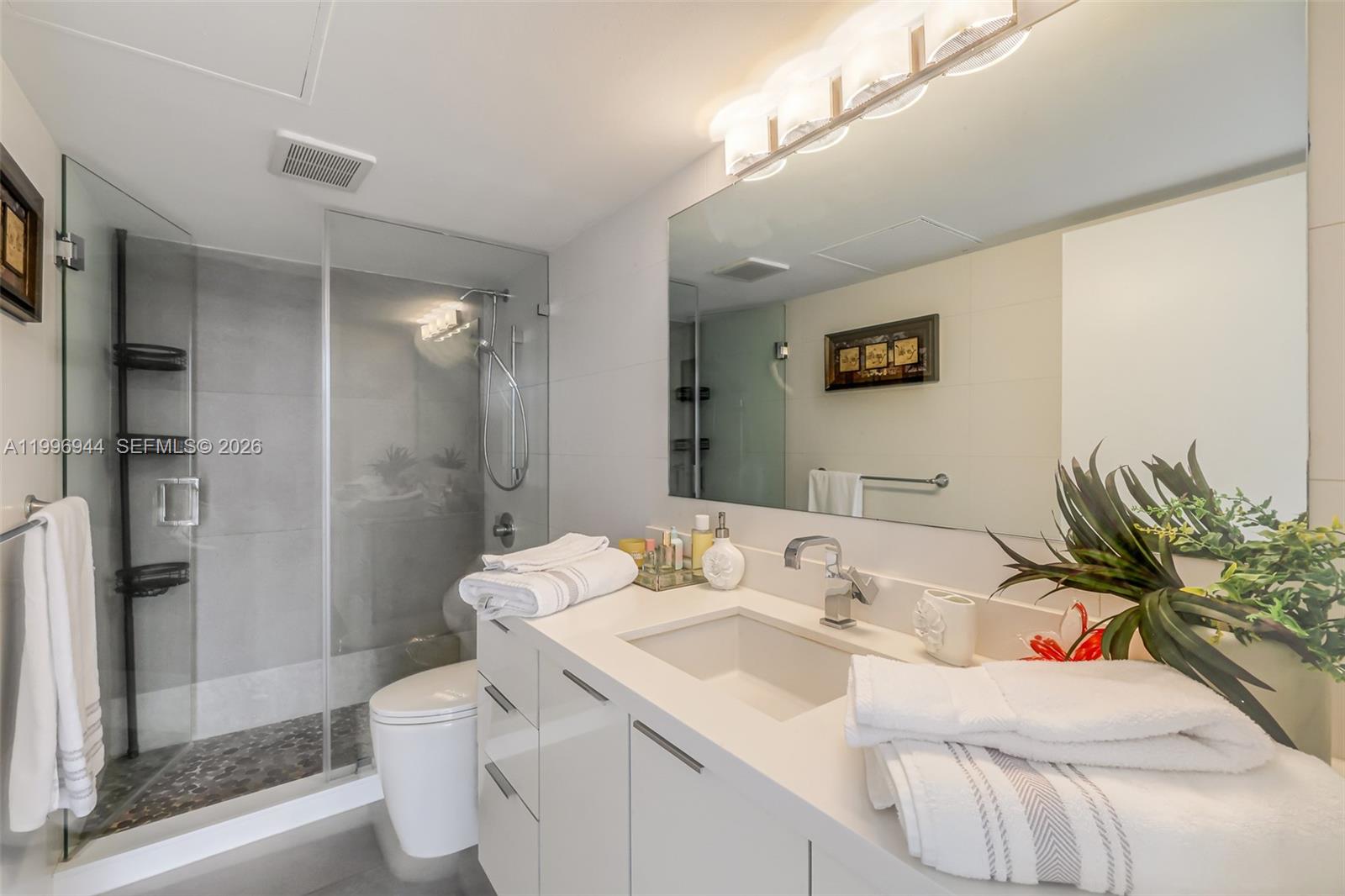 10275 Collins Ave # 722