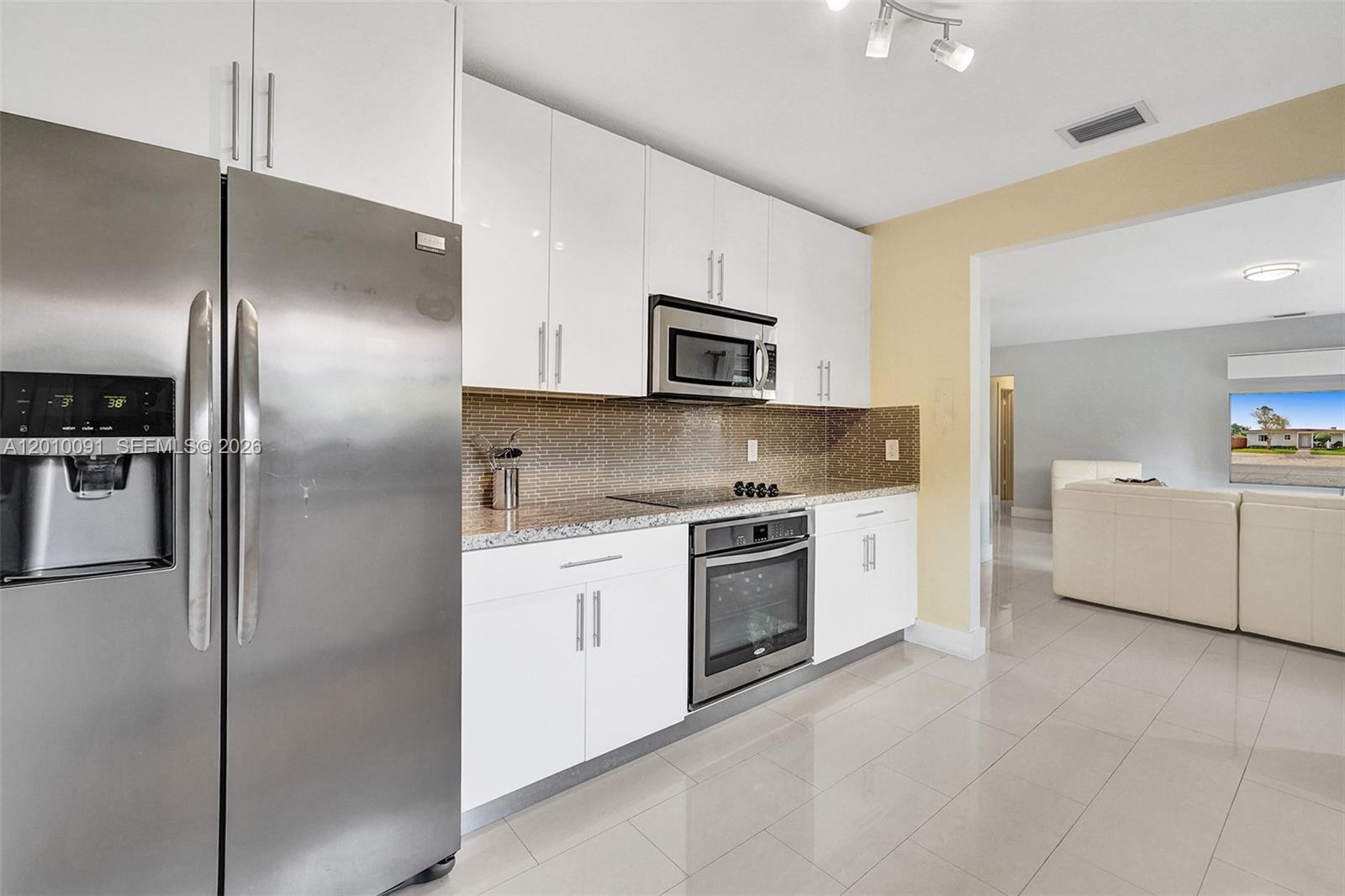 1146 NE 17th Ter # 1146