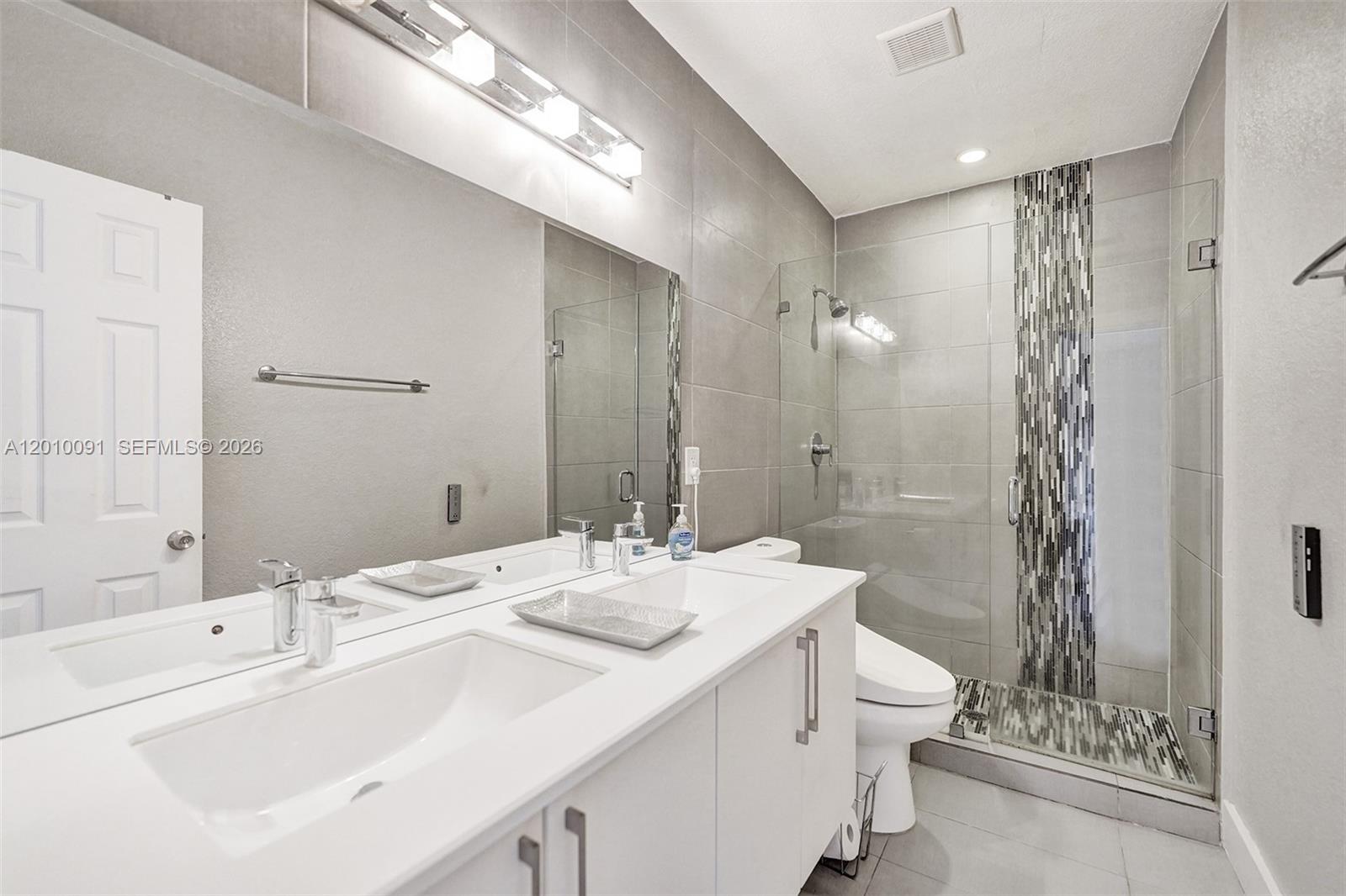 1146 NE 17th Ter # 1146