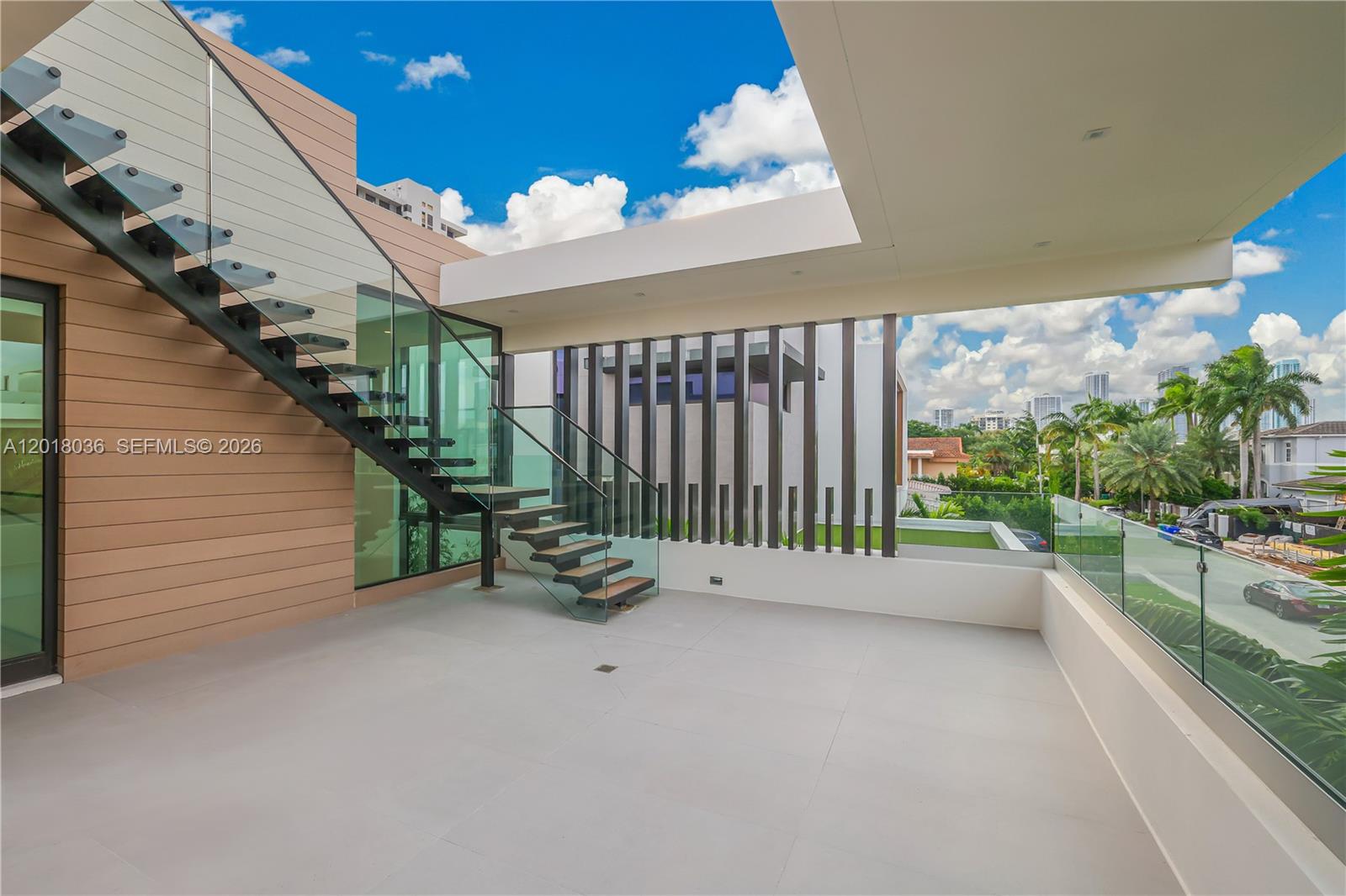 1092 N Venetian Dr