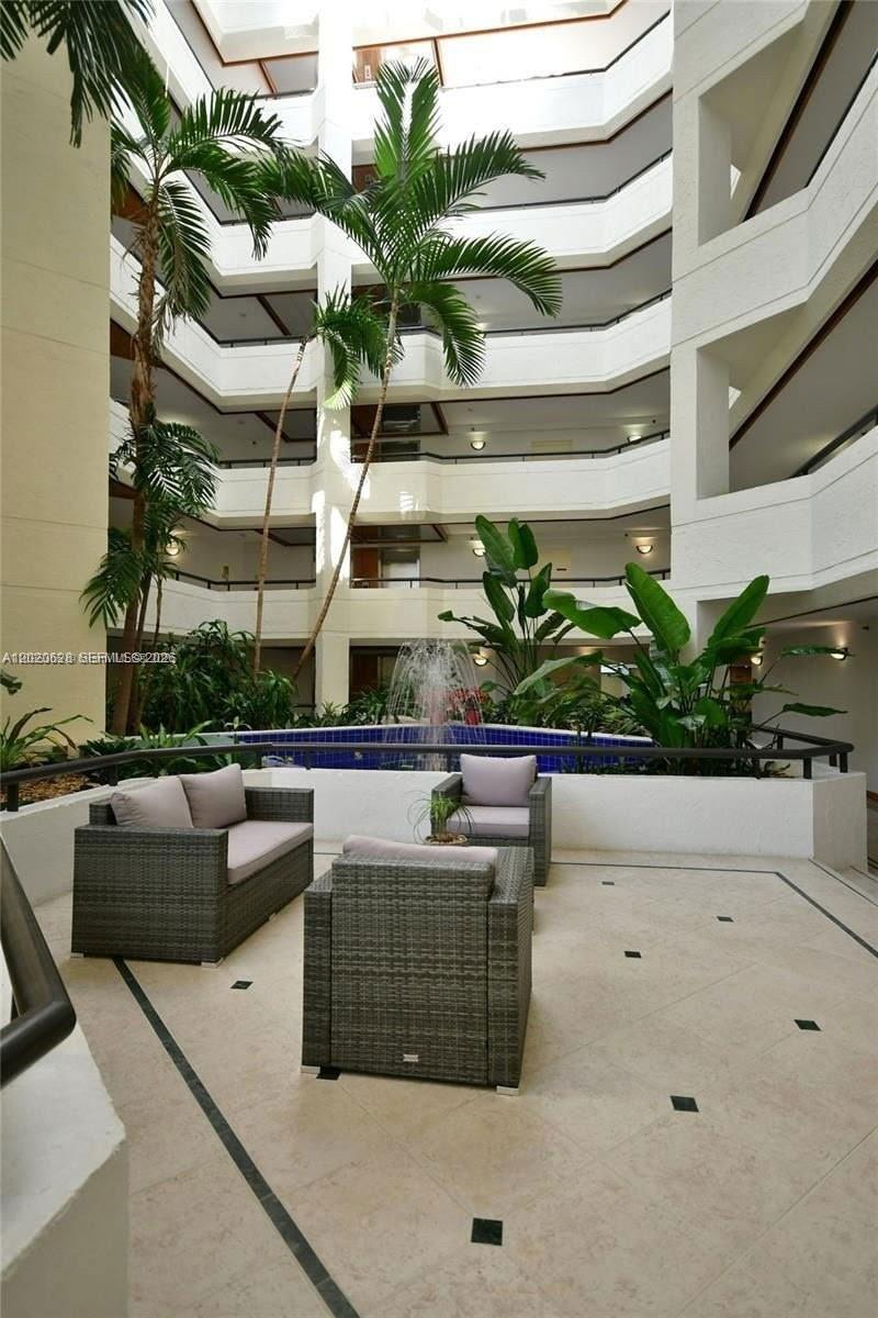 170 Ocean Lane Dr # 909