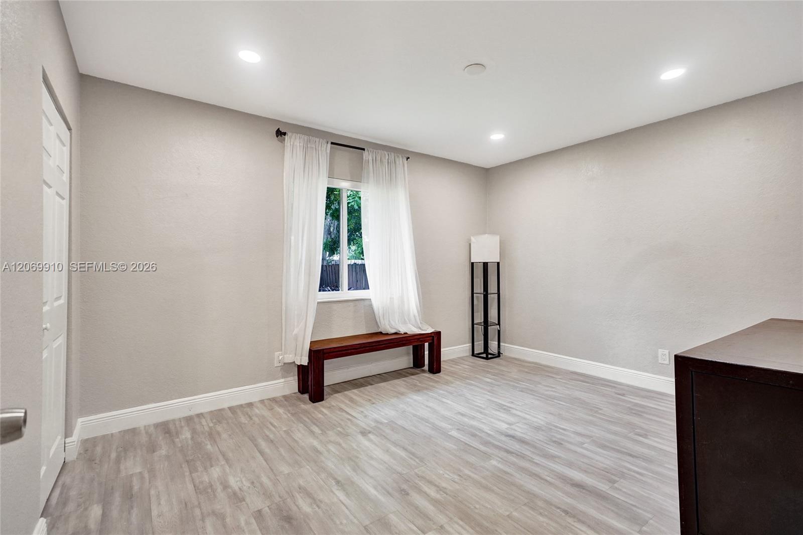 1146 NE 17th Ter